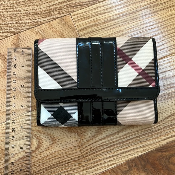Burberry Wallet (new) - Picture 9 of 9